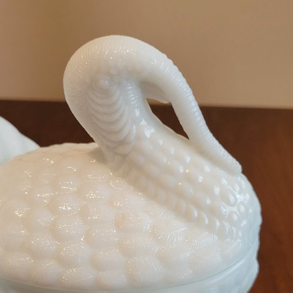 Vintage Martha Stewart by LE Smith Milk Glass Turkey Covered Candy Dish 1989 - Picture 3 of 12